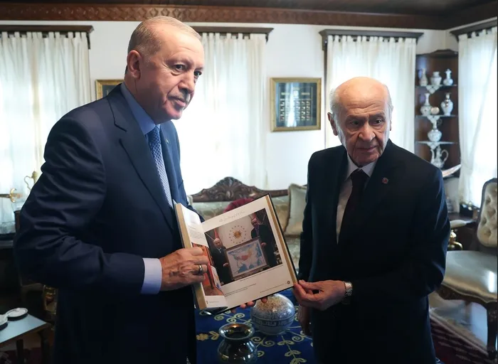 Ankara’da önemli görüşme! Başkan Erdoğan Bahçeli’yi konutunda ziyaret etti