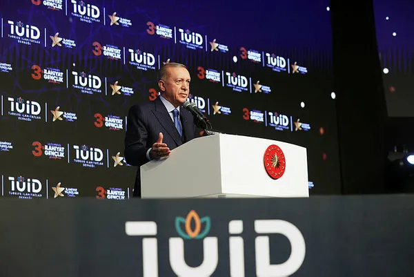 Başkan Erdoğan’dan Kılıçdaroğlu’na başörtüsü çağrısı: Samimiysen anayasa değişikliğini yapalım