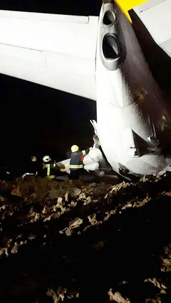 Trabzon’da uçak pistten çıktı