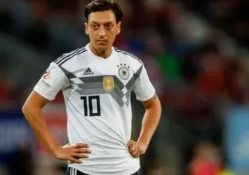 Almanya'da Mesut Özil şoku yaşanıyor