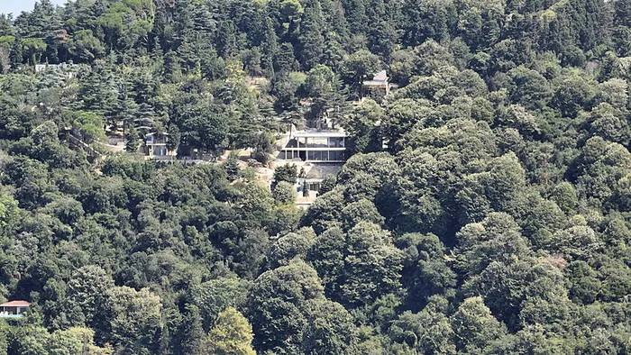 Vaniköy’deki kaçak villada İBB imzası! Aymazlık dedi İstanbulluları uyardı: Ekrem İmamoğlu 3 ilçede riskli alanları imara açtı