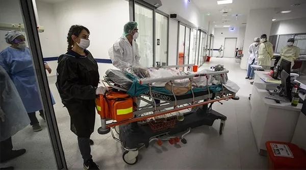 Sağlık Bakanı Fahrettin Koca illere göre 100 bin kişide görülen haftalık vaka sayılarını içeren haritayı son dakika olarak paylaştı