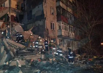 Kazakistan'da apartman çöktü: 9 ölü