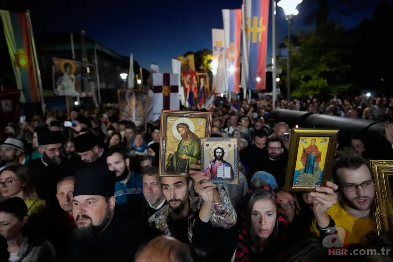Sırbistan'da sapkın LGBT'lilere karşı isyan! Binlercesi sokağa döküldü 8