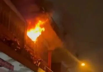 Ümraniye'de bir iş yeri alevlere teslim oldu