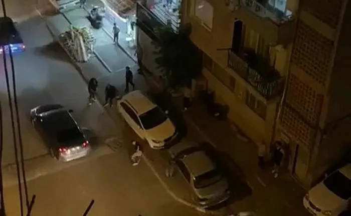 adanada-sokak-ortasinda-dehset-1729204128594.jpeg Adana’da sokak ortasında dehşet! - 1