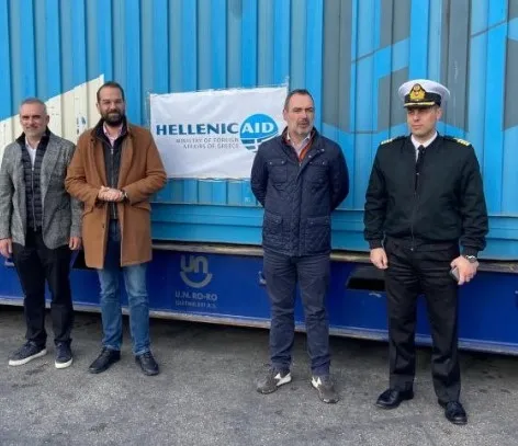 1676635564540.jpg Yunan halkı Türkiye’nin yanında! Depremzedeler için 50 ton yardım malzemesi yola çıktı - 1