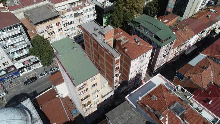 38 yıl önce yapılan 8 katlı bina ilginç mimarisiyle dikkat çekiyor - 2