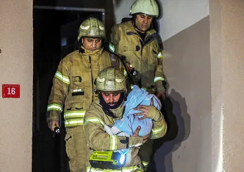Güngören'de 5 katlı binada yangın