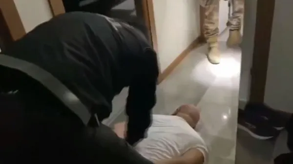 istanbulda-uluslararasi-suc-orgutu-operasyonu-hakan-ayik-enselendi-comanchero-cokertildi-1698908531162.jpeg İstanbul'da uluslararası suç örgütü operasyonu! Hakan Ayık enselendi "Comanchero" çökertildi - 5