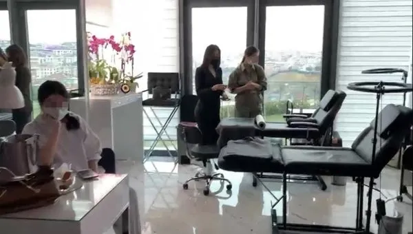 Şişli'de lüks rezidanstaki kaçak estetik merkezine baskın kamerada - 4