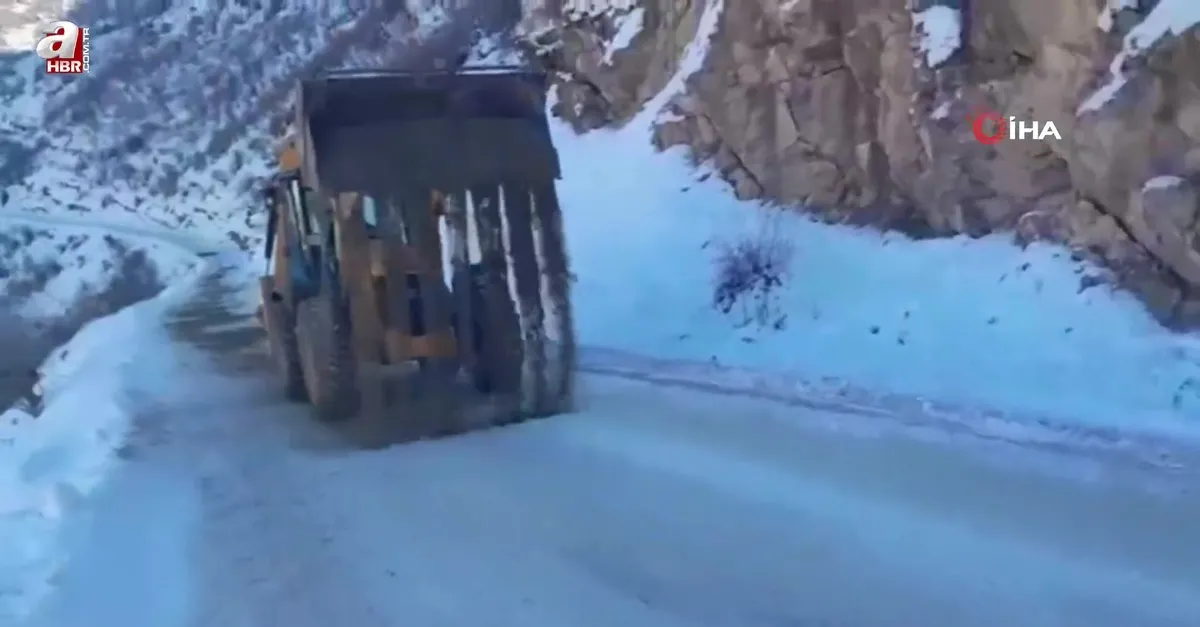 Siirt'te köy yolları tuzlandı