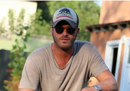 Kıvanç Tatlıtuğ'dan alkışlık hareket! Kolları sıvadı...