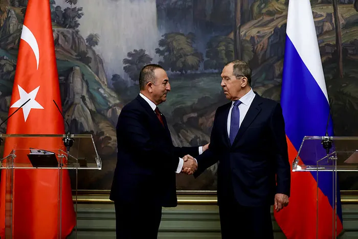 Sergey Lavrov duyurdu! Rusya Ukrayna’ya şart koştu: Belgeleri imzalayın