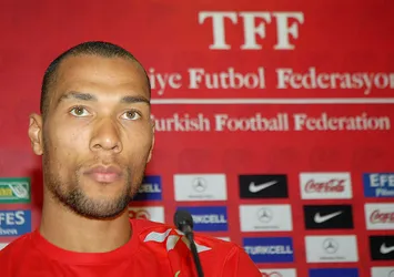 Beşiktaş'ın eski golcüsü John Carew'in başı belada!