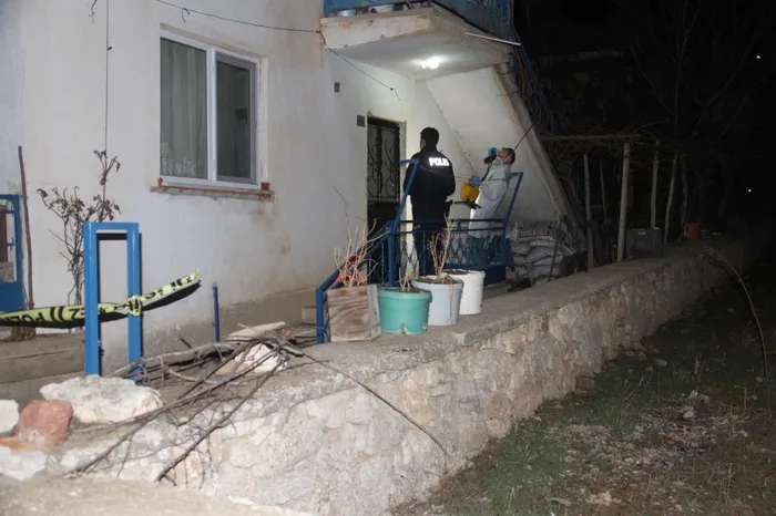 Konya'da 52 yaşındaki kadın şiddet gördüğü kocasını bıçaklayarak öldürdü - 4