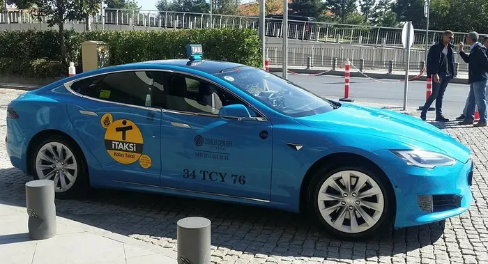 Turkuaz taksi ile elektrikli otomobiller taksi oldu - 1