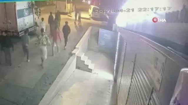 Son dakika | Bu nasıl vicdansızlık? Defalarca bıçaklayıp 2 metreden aşağıya attılar! İşte tüyler ürperten o anlar