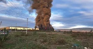 İzmir’de plastik kasa fabrikasında yangın