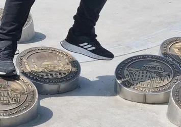 CHP'li İBB'den büyük skandal! Cami motiflerini ayaklar altına aldılar