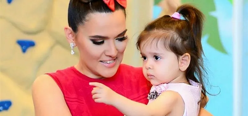 Demet Akalın'ın Hira 4 yaş sendromu yaşıyor