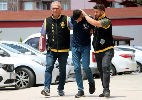 cocuk-yastaki-kiza-fuhus-yapmaya-gitti-hayatinin-sokunu-yasadi-akilalmaz-tuzak-1657782953935.jpg Çocuk yaştaki kıza fuhuş yapmaya gitti! Hayatının şokunu yaşadı: Akılalmaz tuzak - 3