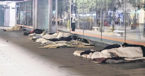 Batı'da sokağa atılan insanlık dramı: Evsizler - 1