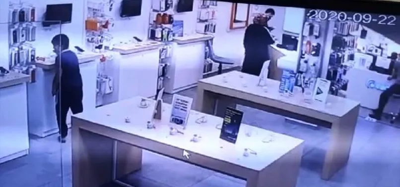 Çocuğunu da alet etti! Anne oyaladı oğlu çaldı