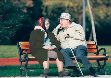 Emekliye eşit zam sistemi