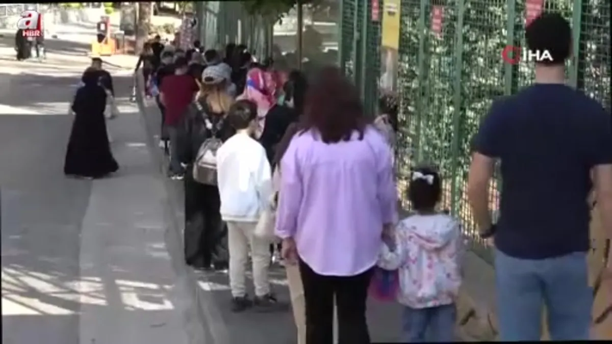 Öğrenciler soluğu hayvanat bahçesinde aldı