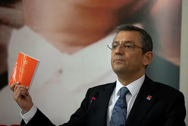 CHP aynı tas aynı hamam! Özgür Özel’in değişim söylemleri askıda kaldı