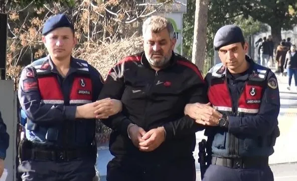 Yıkılan apartmanın müteahhidi otelde ’depremzede’ olarak kalırken yakalandı