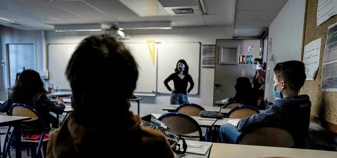 Fransa’da okullar açıldıktan sonra 70 öğrencide Kovid-19 vakası tespit edildi
