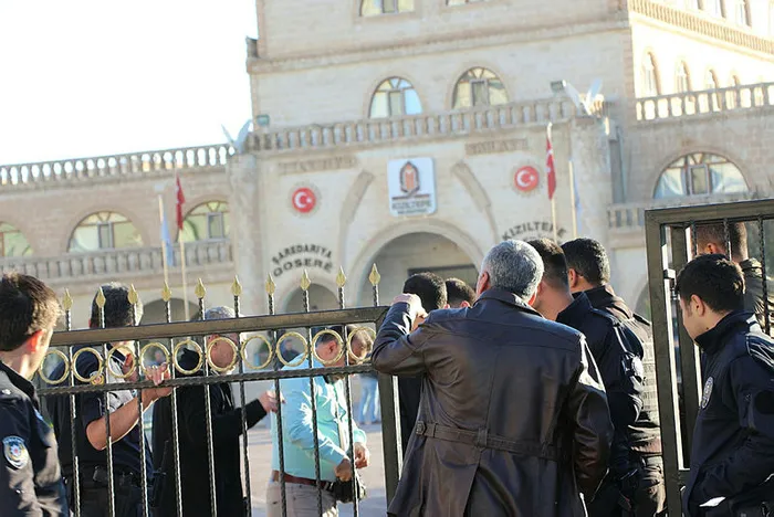 Mardin’in HDP’li Kızıltepe İlçe Belediyesine Kaymakam Hüseyin Çam kayyum olarak atandı