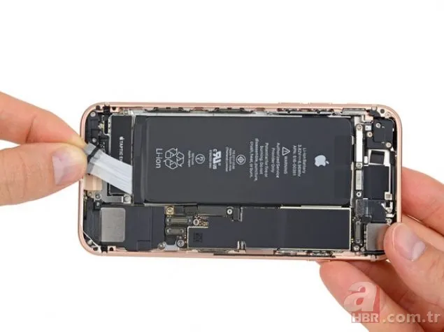 iPhone 8'in içini açtılar! 11