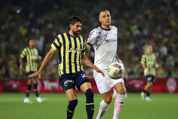kadikoyde-futbol-soleni-6-gollu-mucadelede-gulen-taraf-fenerbahce-1661201561815.jpg Kadıköy'de futbol şöleni: 6 gollü mücadelede gülen taraf Fenerbahçe - 6