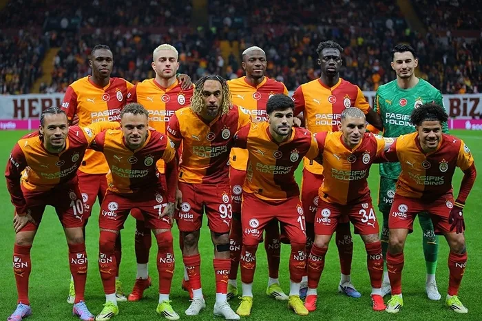 rotasyonlu-aslan-kupa-mesaisinde-alanyaspor-galatasaray-maci-a-haberde-1772523915680.jpeg Galatasaray Süper Lig'de oynanan maçta Alanyaspor'u 3-1 mağlup etti (DHA)