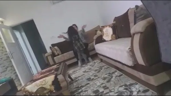 arnavutkoyde-cani-anne-kamerada-cocuklarini-dovdugu-ani-esi-kayda-alip-sikayetci-oldu-1658994240267.jpg Arnavutköy’de cani anne kamerada! Çocuklarını dövdüğü anı eşi kayda alıp şikayetçi oldu - 1