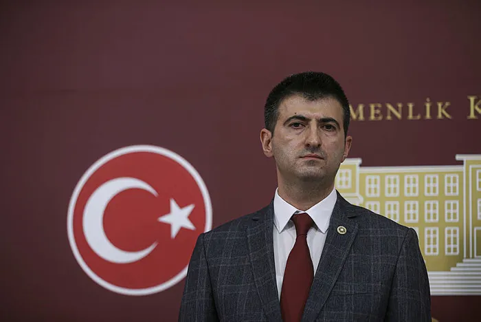 CHP’den istifa eden Mehmet Ali Çelebi’den Kemal Kılıçdaroğlu ve Özgür Özel’e ’Hodri meydan’ çıkışı