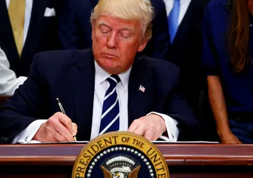 ABD Başkanı Trump'tan "çıraklık" kararnamesi