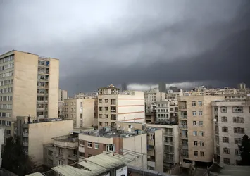 İran'da zehirli yağmur tehlikesi!