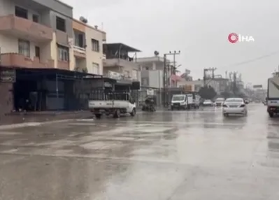 Adana’da yağmur hayatı olumsuz etkiledi