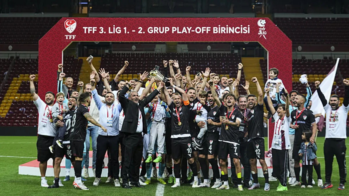 Elazığspor 3. Lig Play-Off finalinde 52 Orduspor'u mağlup ederek bir üst lige yükseldi!
