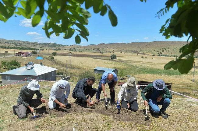 tuncelinin-tarihine-isik-tutacak-ilk-kurtarma-kazisi-baslatildi-1624369124399.jpg Tunceli’nin tarihine ışık tutacak ilk kurtarma kazısı başlatıldı - 3