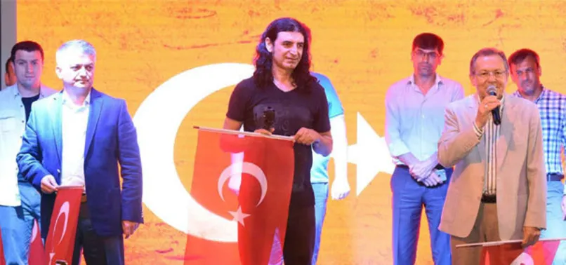 Demokrasi nöbetinde Murat Kekilli sürprizi