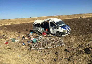 Şanlıurfa'da feci kaza! İşçileri taşıyan minibüs devrildi