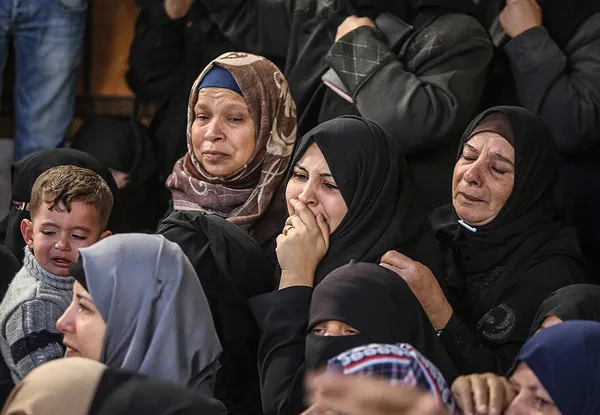 Gazze şehitlerini uğurladı - 1