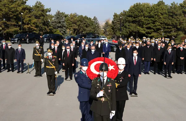 son-dakika-cumhuriyet-98-yasinda-baskan-erdogan-ve-devlet-erkani-anitkabirde-1635493906424.jpg Son dakika: Cumhuriyet 98 yaşında | Başkan Erdoğan ve devlet erkanı Anıtkabir'de - 2