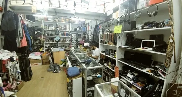 Havalimanlarında unutulan eşyalar satışa çıkarıldı - 3