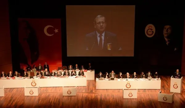 galatasaray-kongresinde-ibra-oylamasinda-sayim-devam-ediyor-1648354933590.jpg